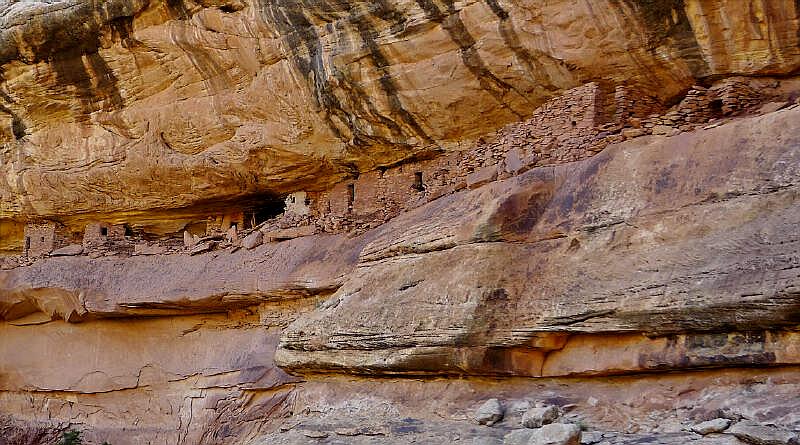 Anasazi Cliff Dwelling in Gravel Canyon