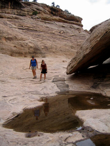 Hiking in Sheiks Canyon