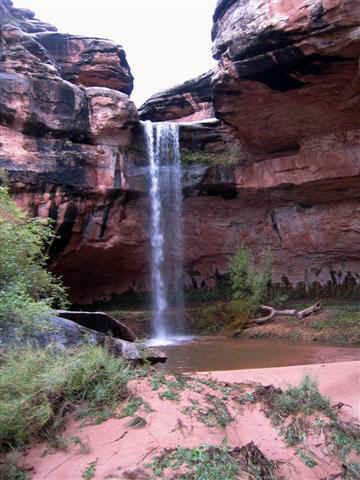 Cameltoe with flowing water.